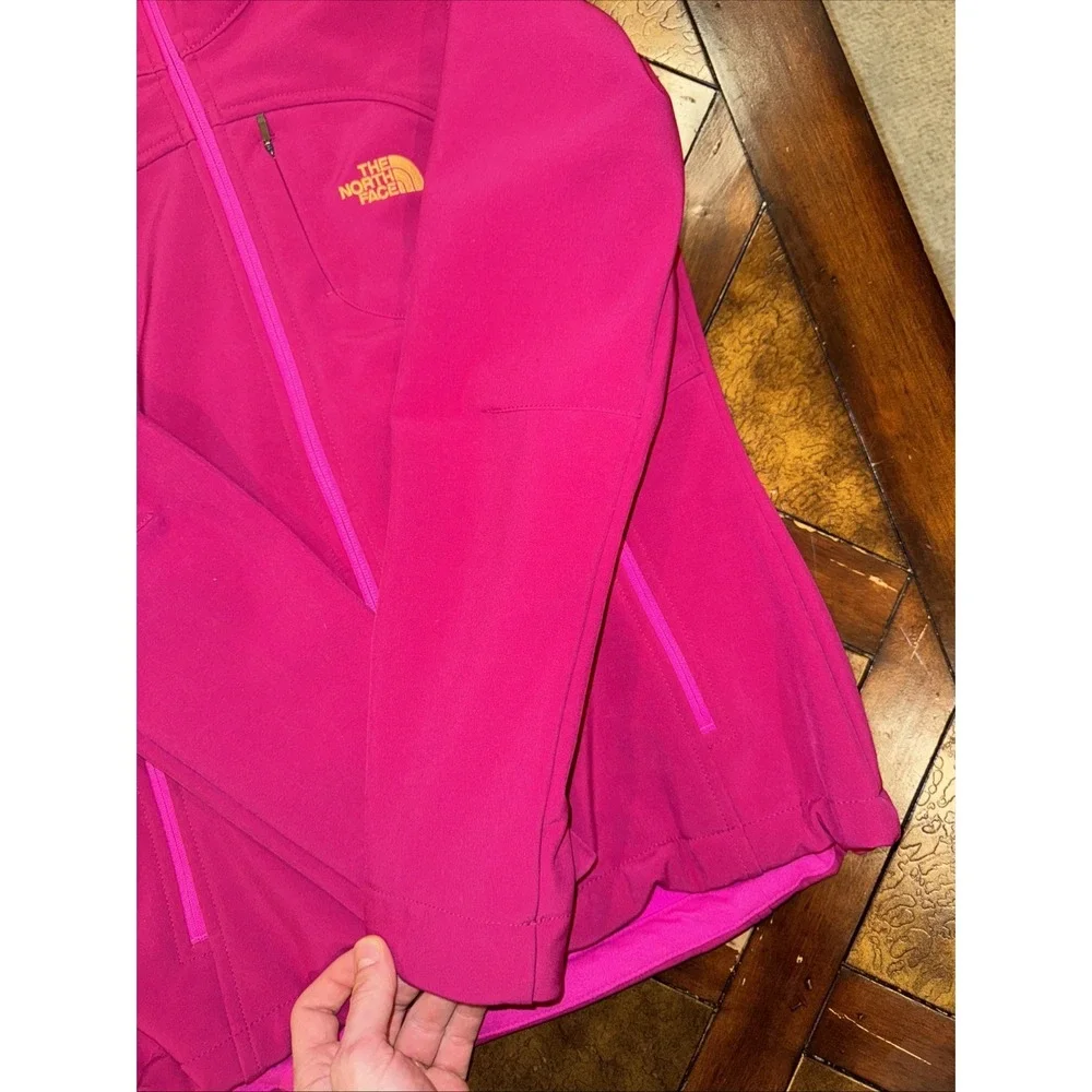 The North Face Womens Size Small Windwall Jacket Fuschia Pink